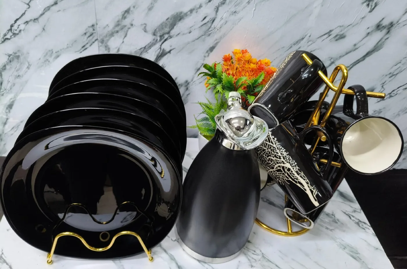 Square Dinner Plates, Mugs and Flask Set